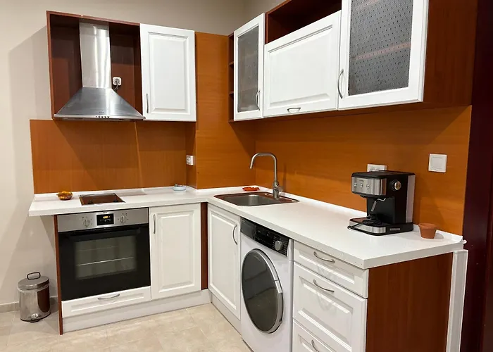 Miramar Palace 612s *