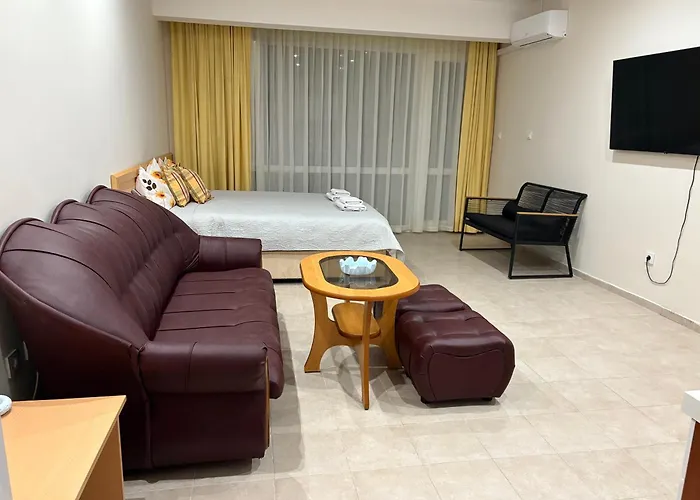 Miramar Palace 612s